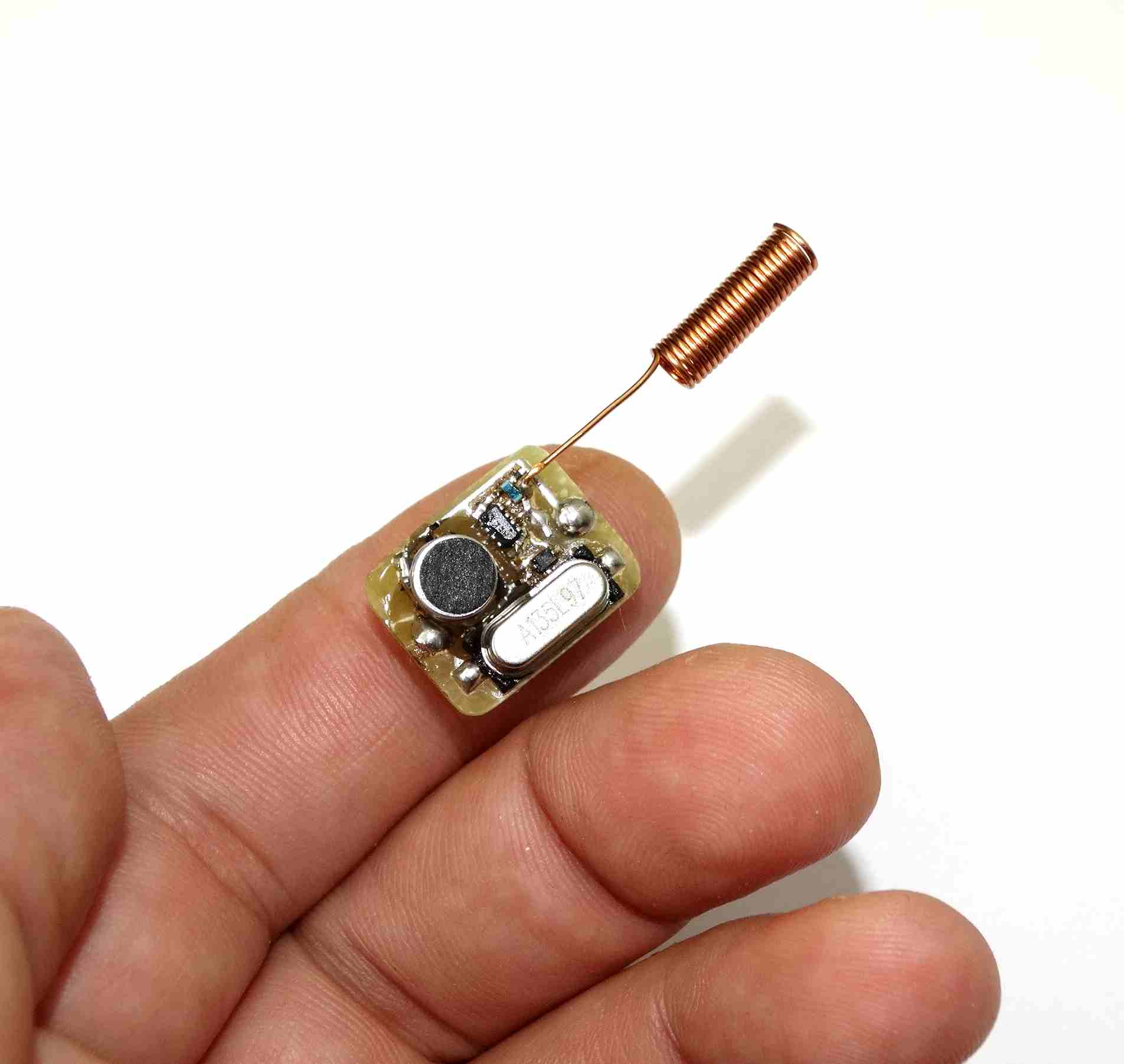 ultra miniature spy transmitter